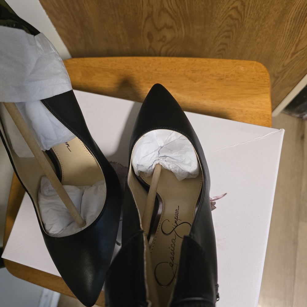 Jessica Simpson Black Pointed Heels